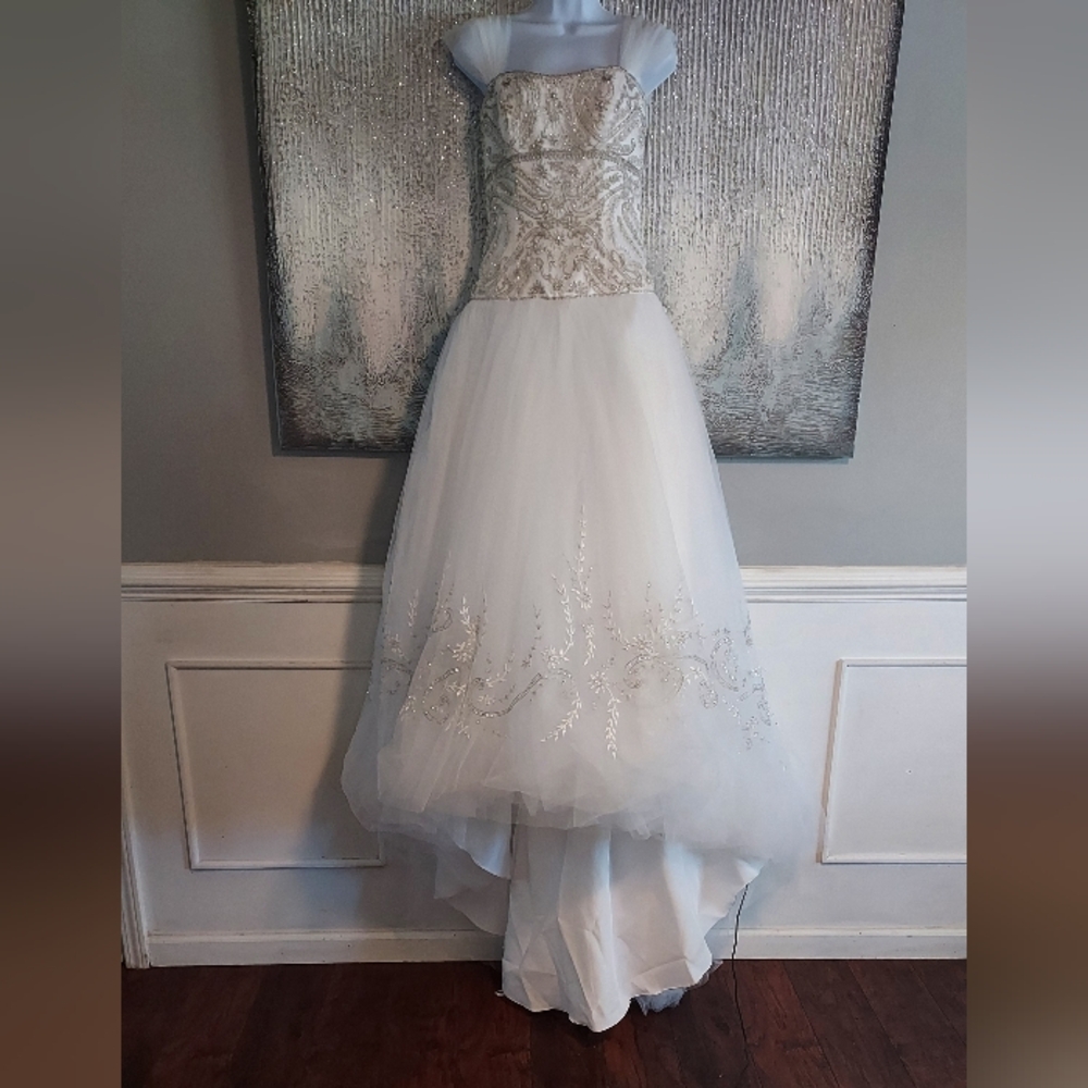 Casablanca Bridal White Jewel Beaded Bridal Down Sz-10
